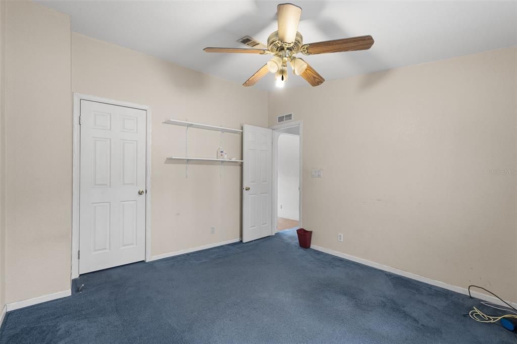 For Rent: $1,600 (3 beds, 2 baths, 1710 Square Feet)