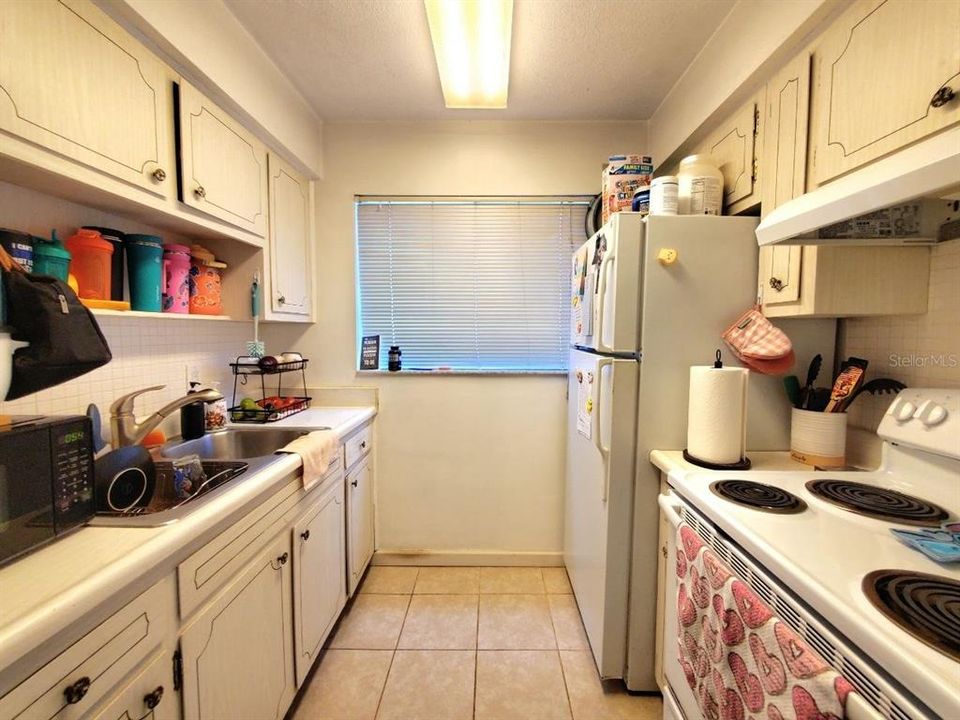 For Rent: $1,100 (1 beds, 1 baths, 660 Square Feet)