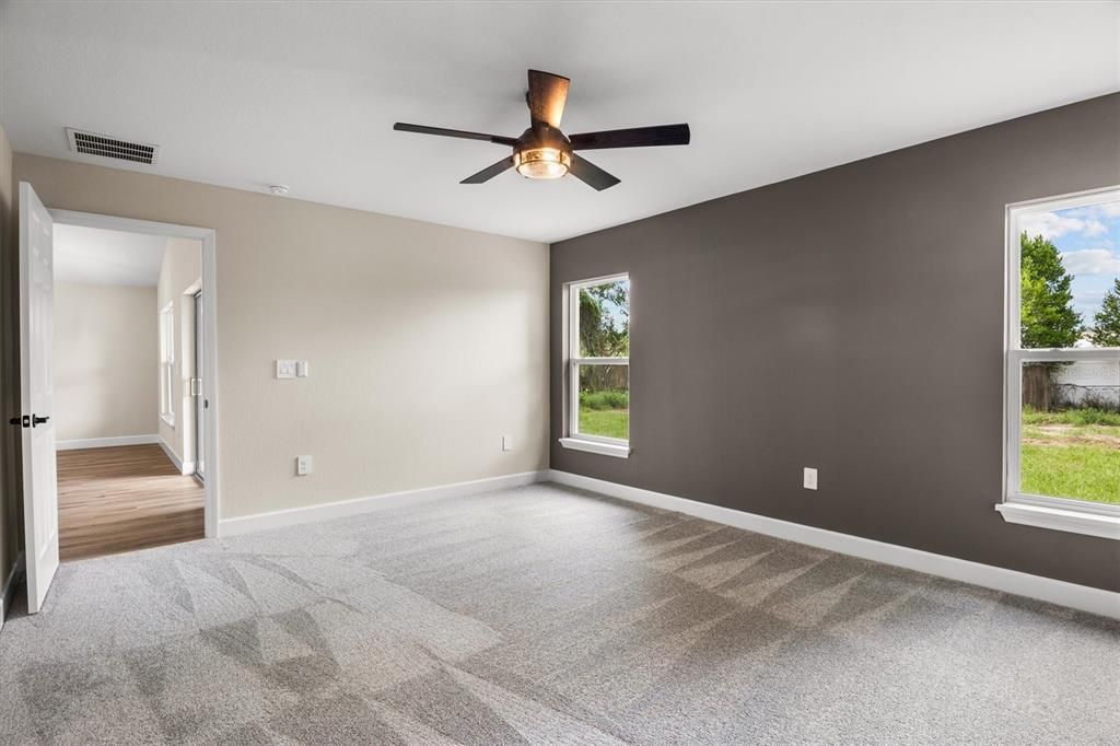 For Sale: $289,900 (3 beds, 2 baths, 1619 Square Feet)