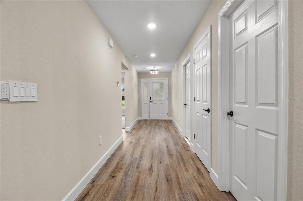 For Sale: $289,900 (3 beds, 2 baths, 1619 Square Feet)