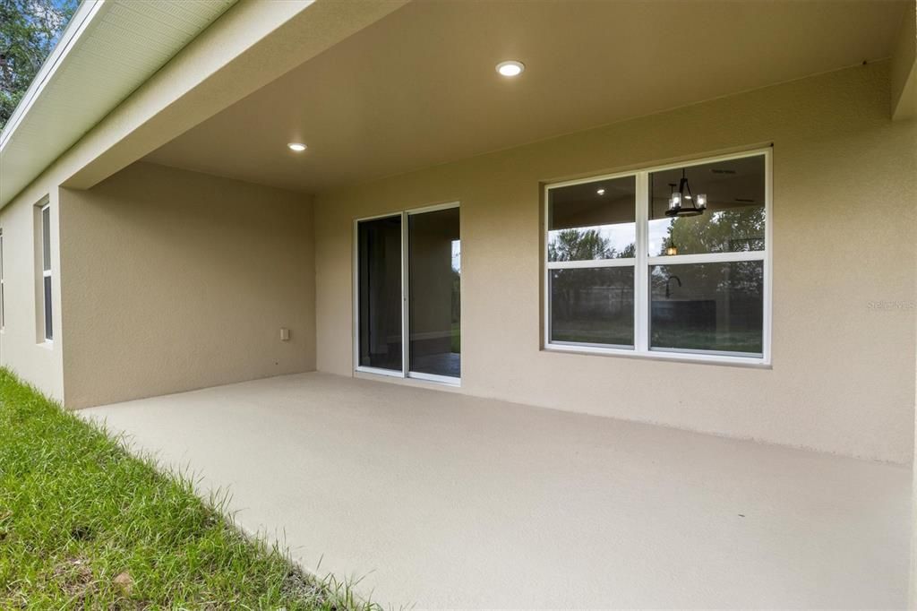 For Sale: $289,900 (3 beds, 2 baths, 1619 Square Feet)