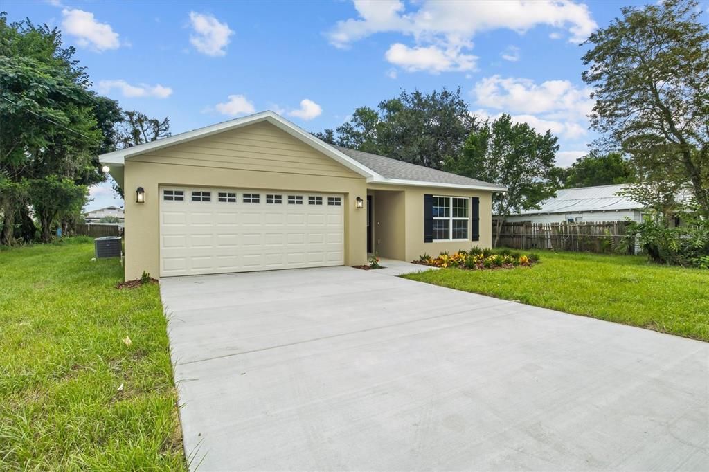For Sale: $289,900 (3 beds, 2 baths, 1619 Square Feet)
