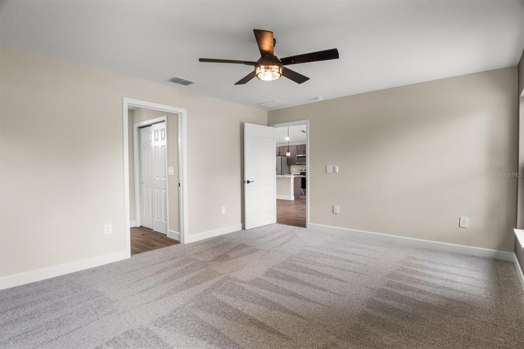 For Sale: $289,900 (3 beds, 2 baths, 1619 Square Feet)