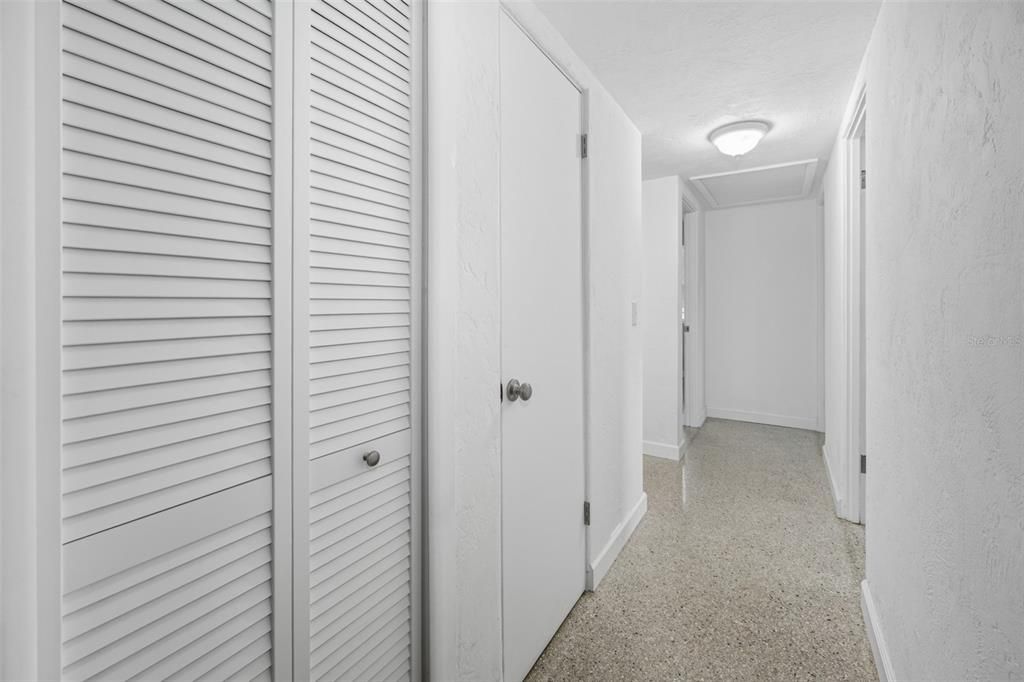 For Sale: $260,000 (3 beds, 1 baths, 1422 Square Feet)