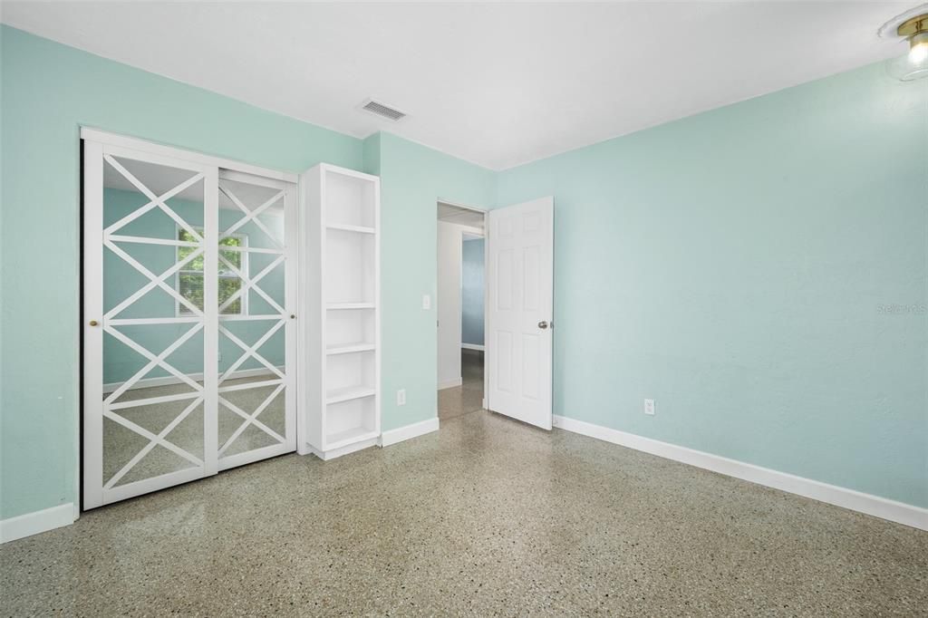 For Sale: $260,000 (3 beds, 1 baths, 1422 Square Feet)