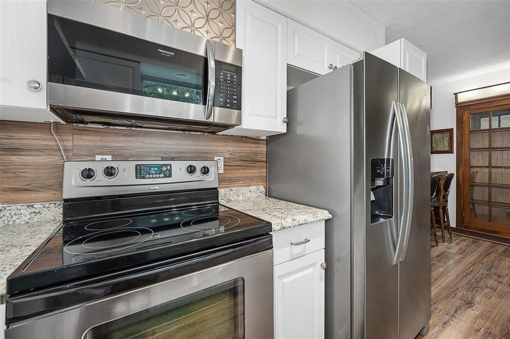 For Sale: $260,000 (3 beds, 1 baths, 1422 Square Feet)