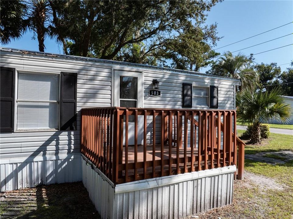 For Sale: $100,000 (2 beds, 2 baths, 784 Square Feet)