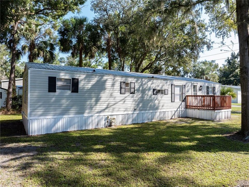 For Sale: $100,000 (2 beds, 2 baths, 784 Square Feet)