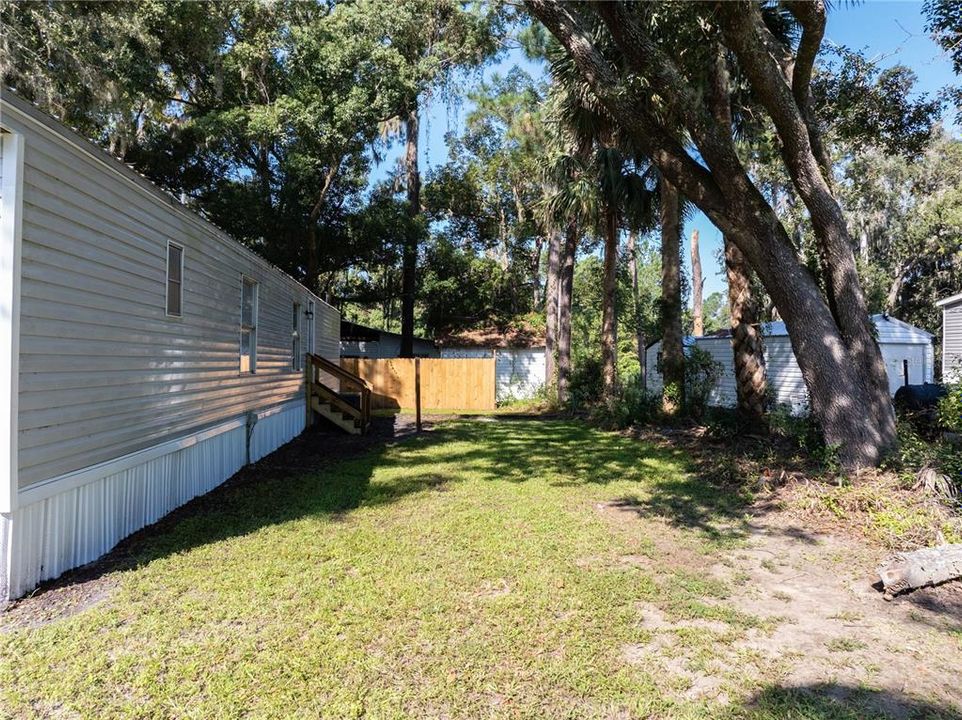 For Sale: $100,000 (2 beds, 2 baths, 784 Square Feet)