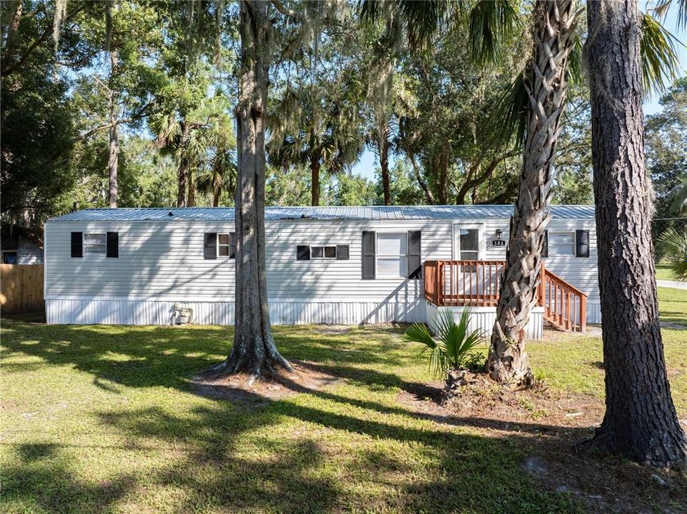 For Sale: $100,000 (2 beds, 2 baths, 784 Square Feet)