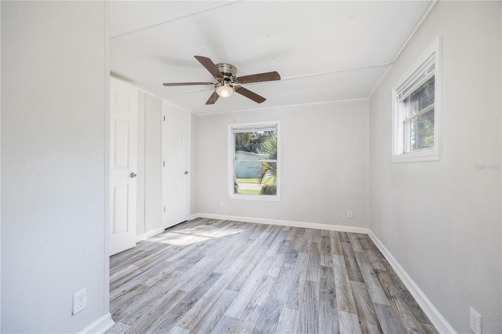 For Sale: $100,000 (2 beds, 2 baths, 784 Square Feet)