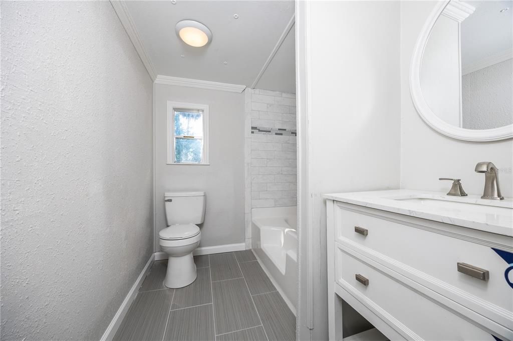 For Sale: $100,000 (2 beds, 2 baths, 784 Square Feet)