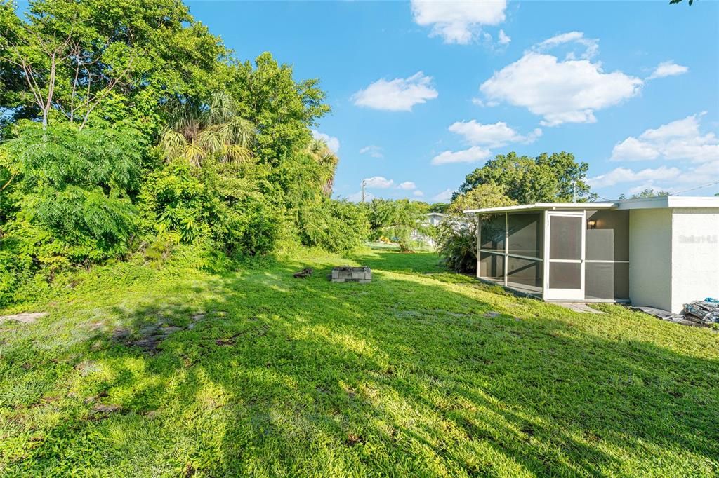 На продажу: $174,900 (3 спален, 2 ванн, 1026 Квадратных фут)