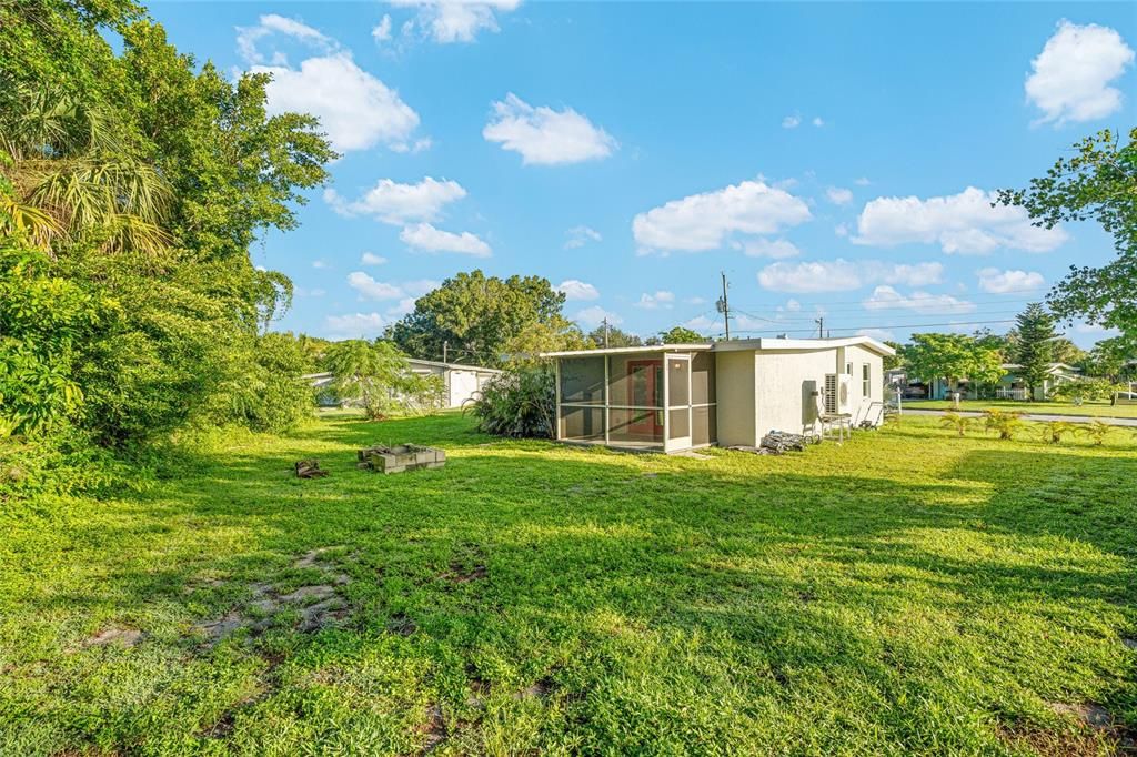 На продажу: $174,900 (3 спален, 2 ванн, 1026 Квадратных фут)