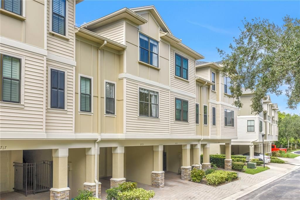 For Rent: $2,750 (2 beds, 2 baths, 1724 Square Feet)