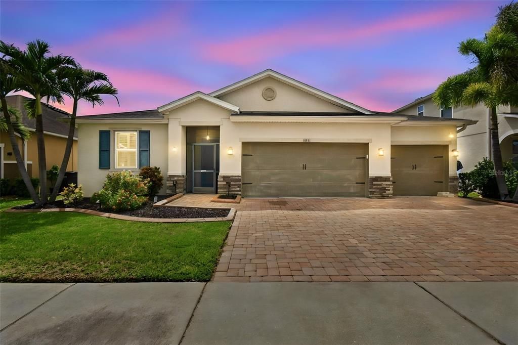 For Sale: $439,995 (4 beds, 2 baths, 2003 Square Feet)