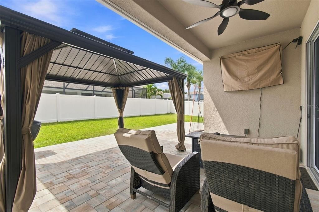For Sale: $439,995 (4 beds, 2 baths, 2003 Square Feet)
