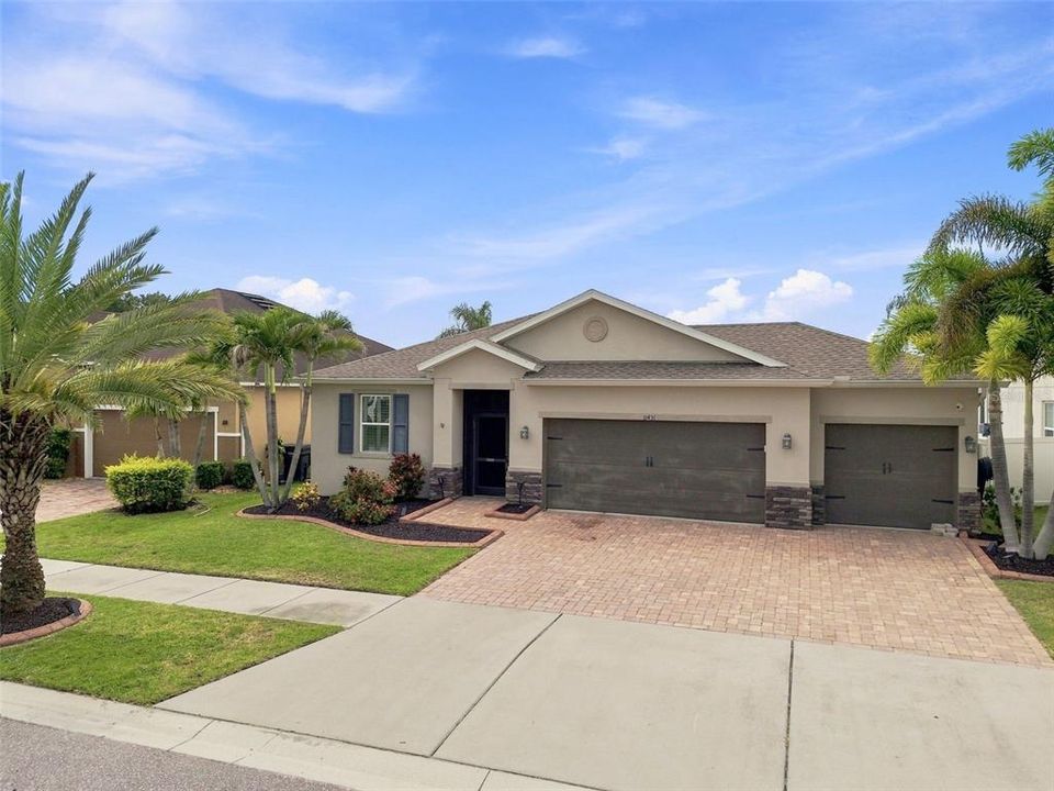 For Sale: $439,995 (4 beds, 2 baths, 2003 Square Feet)