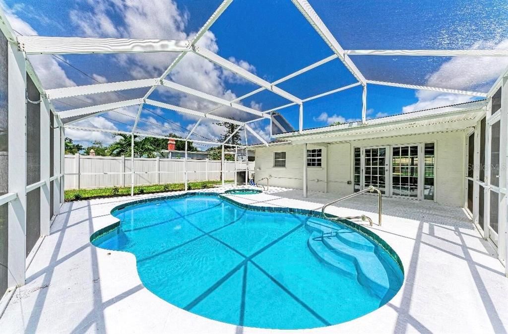 En Venta: $399,900 (2 camas, 1 baños, 1139 Pies cuadrados)