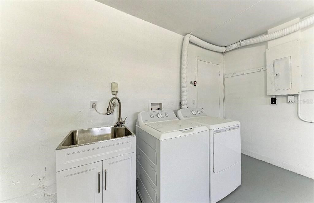 En Venta: $399,900 (2 camas, 1 baños, 1139 Pies cuadrados)