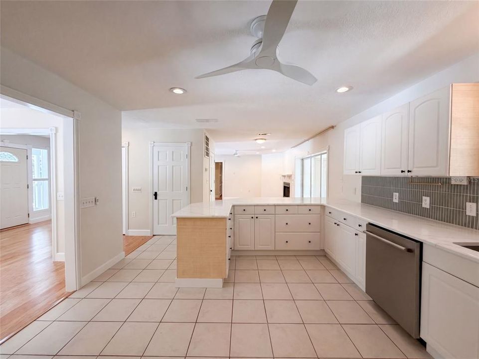 For Sale: $776,000 (3 beds, 4 baths, 2512 Square Feet)