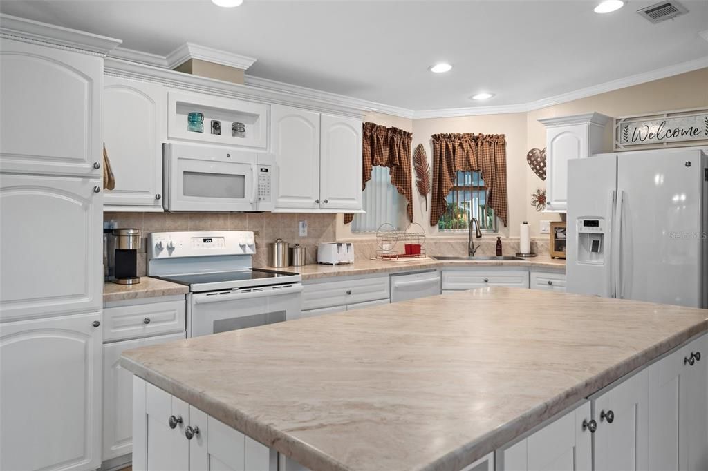 For Sale: $299,000 (3 beds, 2 baths, 1890 Square Feet)