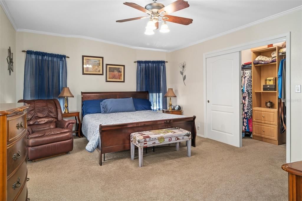 For Sale: $299,000 (3 beds, 2 baths, 1890 Square Feet)