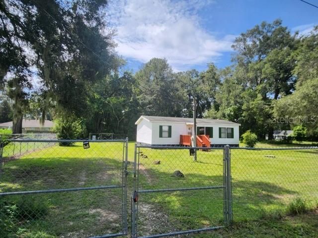 For Sale: $144,900 (3 beds, 2 baths, 960 Square Feet)