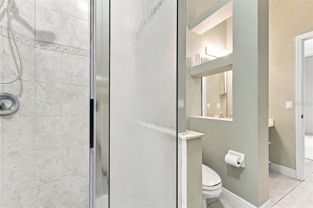 En Venta: $669,000 (4 camas, 3 baños, 2713 Pies cuadrados)