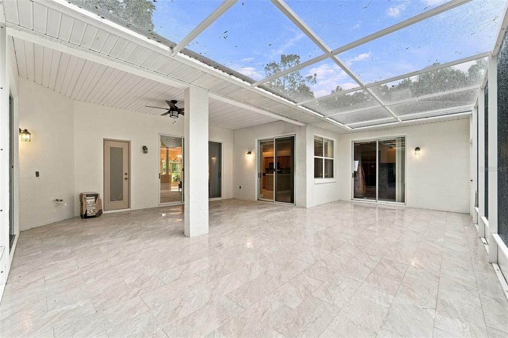 En Venta: $669,000 (4 camas, 3 baños, 2713 Pies cuadrados)