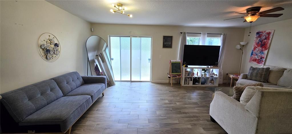 For Sale: $220,000 (2 beds, 2 baths, 1364 Square Feet)