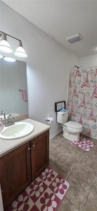 For Sale: $220,000 (2 beds, 2 baths, 1364 Square Feet)