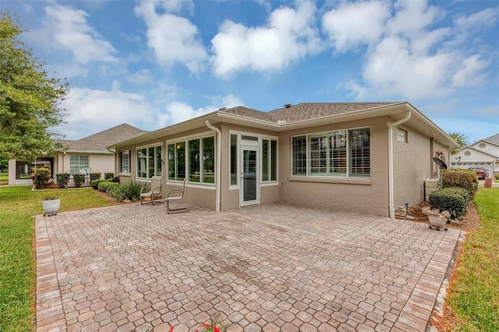 For Rent: $2,500 (3 beds, 2 baths, 1933 Square Feet)