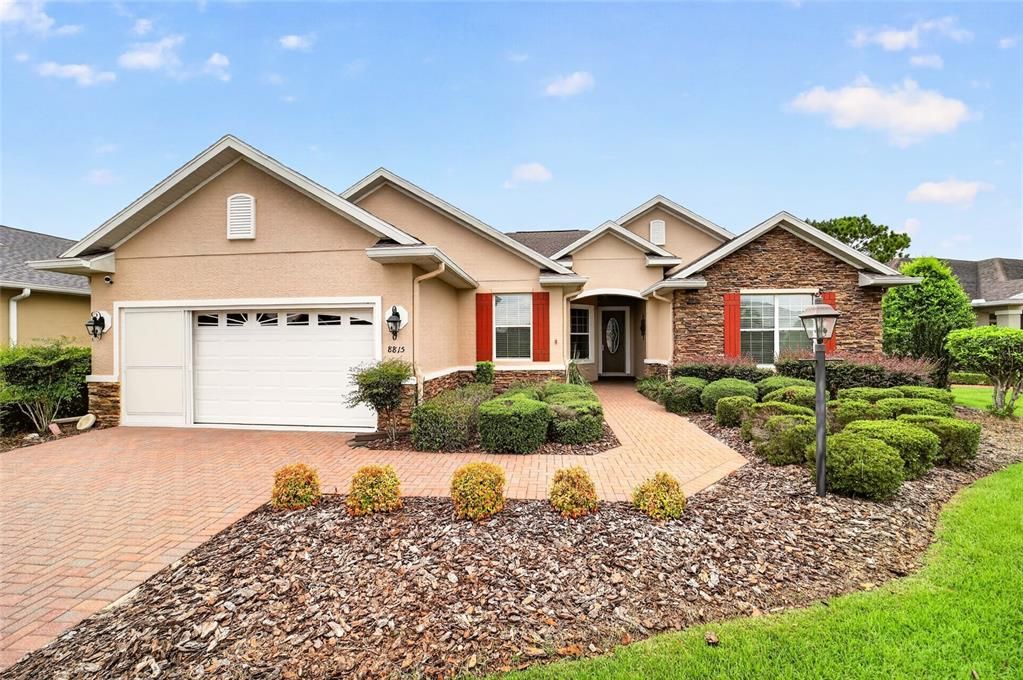 En Venta: $399,900 (3 camas, 2 baños, 2357 Pies cuadrados)