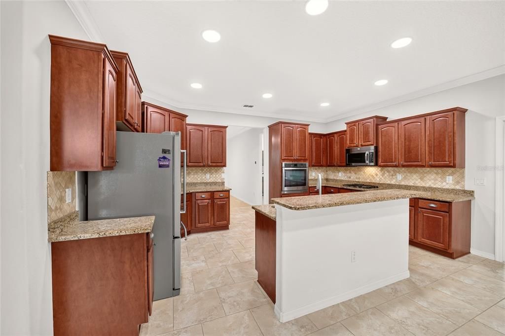 En Venta: $399,900 (3 camas, 2 baños, 2357 Pies cuadrados)