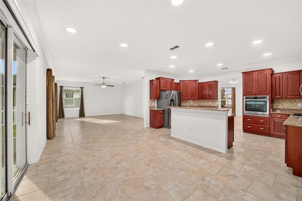 En Venta: $399,900 (3 camas, 2 baños, 2357 Pies cuadrados)