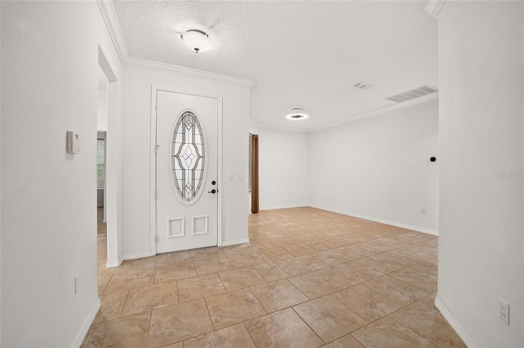 En Venta: $399,900 (3 camas, 2 baños, 2357 Pies cuadrados)