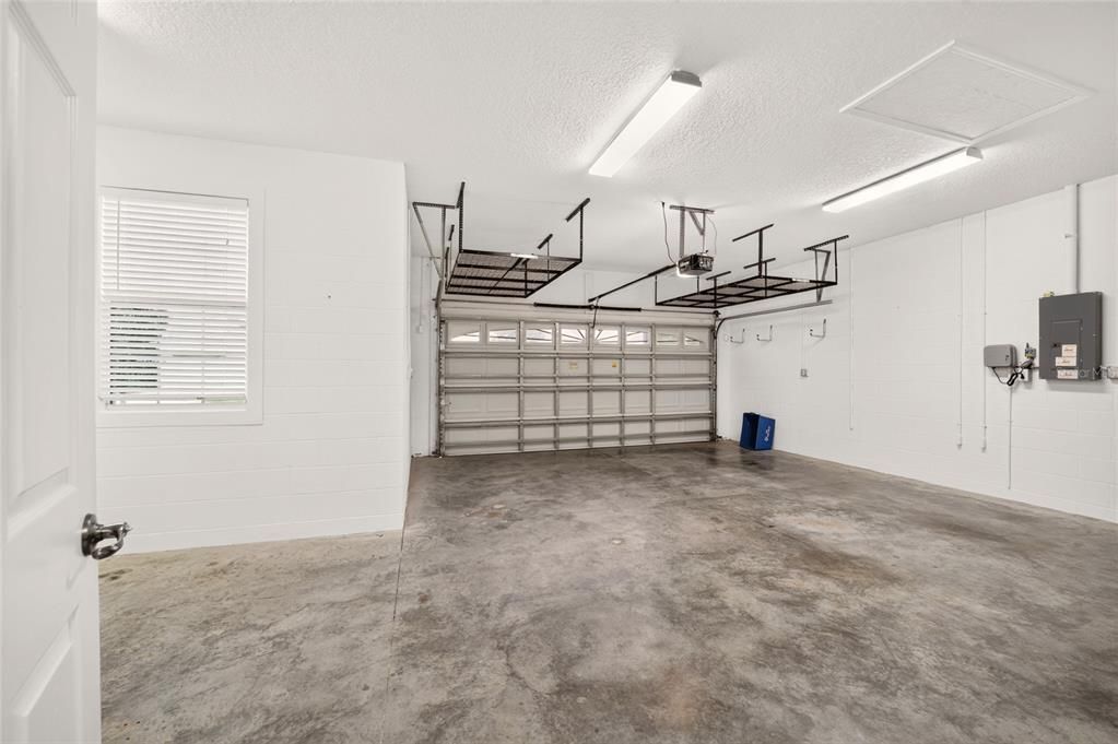 En Venta: $399,900 (3 camas, 2 baños, 2357 Pies cuadrados)