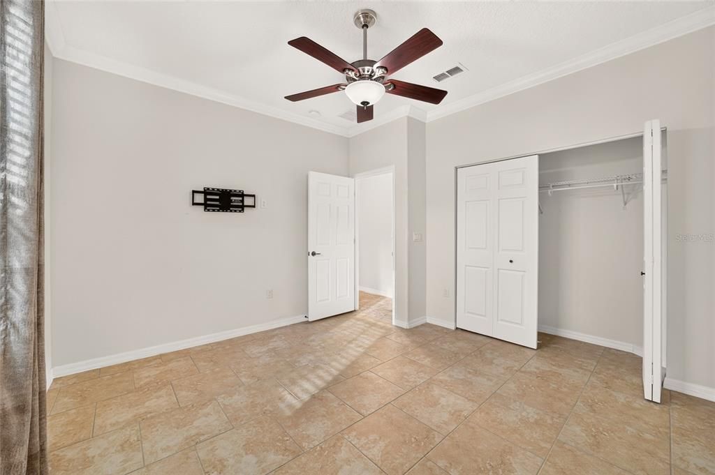 En Venta: $399,900 (3 camas, 2 baños, 2357 Pies cuadrados)