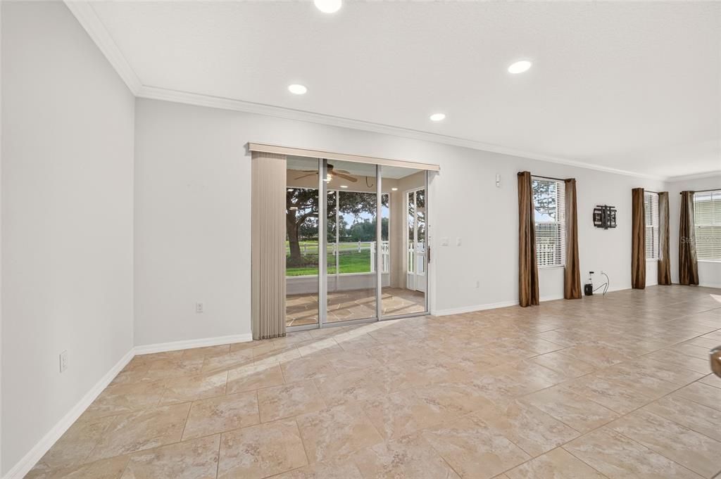En Venta: $399,900 (3 camas, 2 baños, 2357 Pies cuadrados)