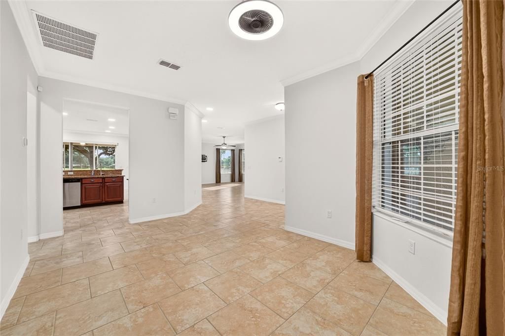En Venta: $399,900 (3 camas, 2 baños, 2357 Pies cuadrados)