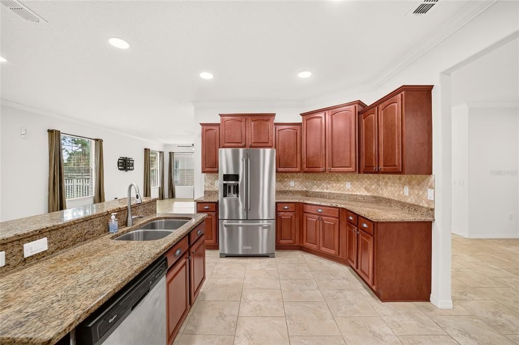 En Venta: $399,900 (3 camas, 2 baños, 2357 Pies cuadrados)