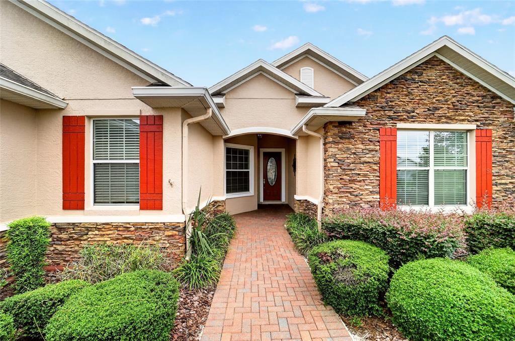 En Venta: $399,900 (3 camas, 2 baños, 2357 Pies cuadrados)