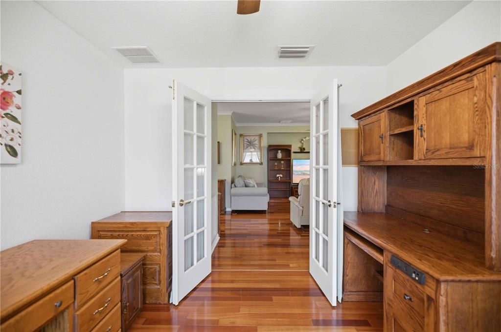 For Sale: $284,900 (2 beds, 2 baths, 1575 Square Feet)