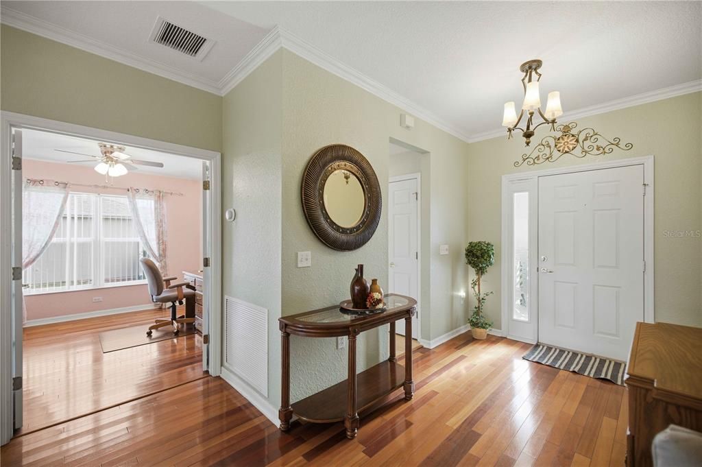 For Sale: $284,900 (2 beds, 2 baths, 1575 Square Feet)