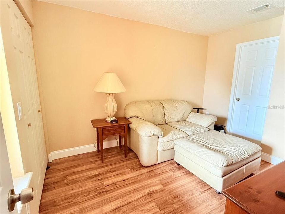 For Sale: $189,000 (2 beds, 1 baths, 761 Square Feet)