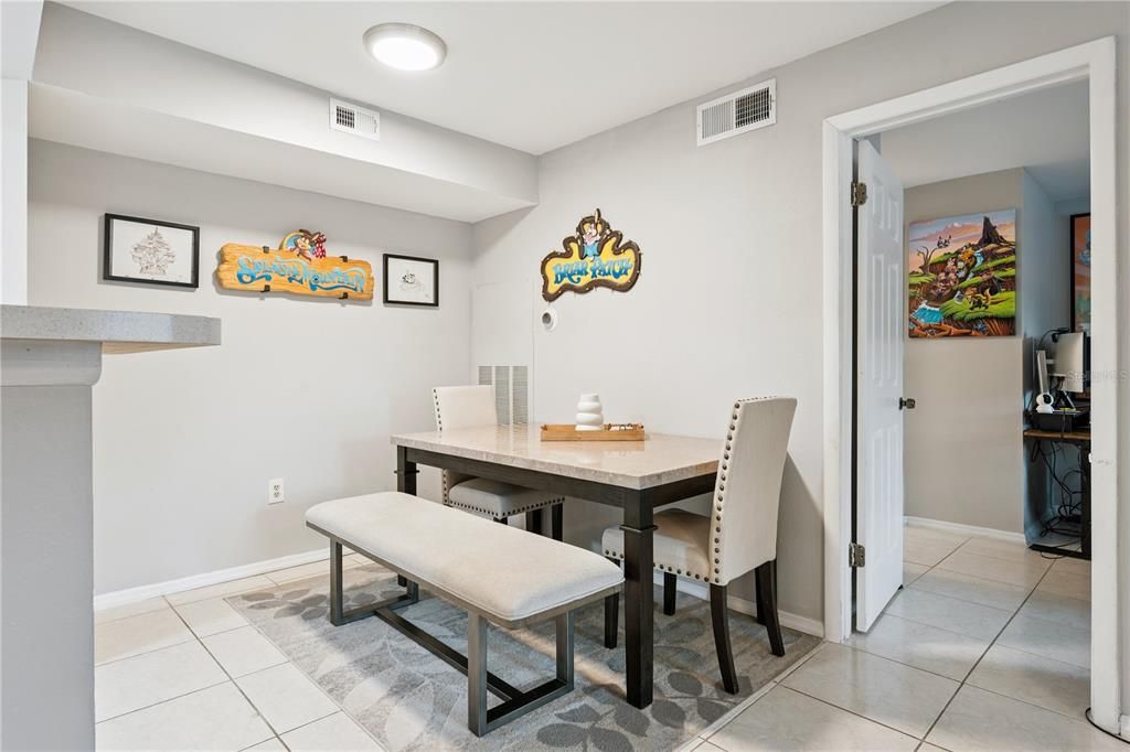 En Venta: $215,000 (2 camas, 2 baños, 937 Pies cuadrados)