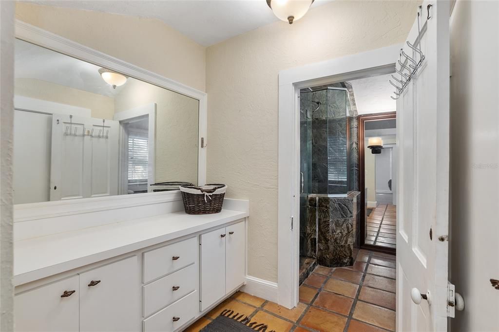 En Venta: $458,000 (2 camas, 1 baños, 1384 Pies cuadrados)