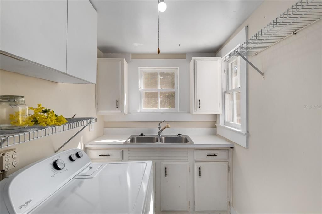 En Venta: $458,000 (2 camas, 1 baños, 1384 Pies cuadrados)