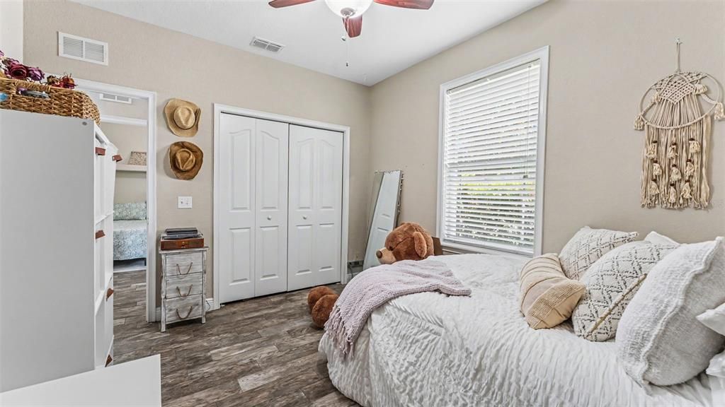 For Sale: $424,900 (4 beds, 2 baths, 1844 Square Feet)